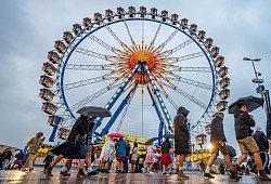 Oktoberfest - Armin Weigel/dpa