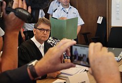 Anklagebank - Archiv: Bernhard Preuß