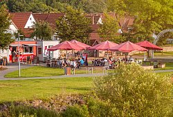 cafe-ankerplatz-im-emmerauenpark-lugdejessica-beuchler-lugde-marketing-ev - Jessica Beuchler