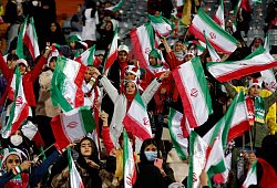 Fans beim Freundschaftsspiel Iran gegen Russland - -/dpa