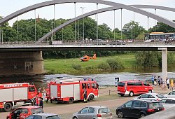 In Minden wird ein 18-jähriger Taiwanese vermisst. Die Retter suchen in der Weser nach ihm. - Nadine Schwan/MT