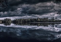Dunkler See - Pixabay