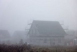 Baustelle im Nebel - Jan Woitas/dpa/dpa-tmn