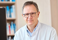 Chefarzt - 1 - Janet König