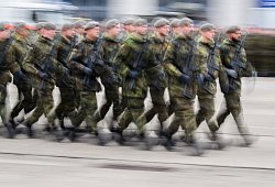 Bundeswehr Wehrdienst - Julian Stratenschulte/dpa