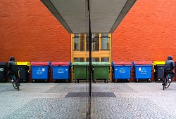 Mülltonnen - Nicolas Armer/dpa/dpa-tmn