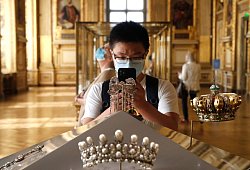 Juwelendiebstahl im Louvre - Francois Guillot/AFP/dpa