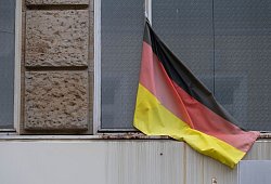 Auswanderung - Boris Roessler/dpa