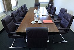 Konferenzraum - Jens Wolf/dpa