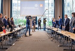 Tarifverhandlungen Volkswagen - Moritz Frankenberg/dpa