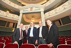 Ministerin Kampmann besucht das Landestheater - Vera Gerstendorf-Welle