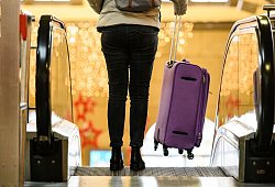 Weihnachtsreiseverkehr - Andreas Arnold/dpa