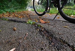 Radwegschäden an der B 238 - Moritz Schneider