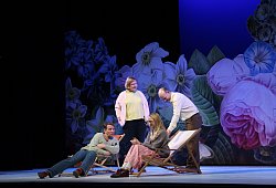 Gute Nachbarn: (von links) Patrick Hellenbrand, Natascha Mamier, Alexandra Riemann und Heiner Junghans zeigen in Will Enos Schauspiel Szenen zweier Ehen. - Carolin Brokmann