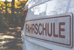 Fahrschule in NRW dürfen wieder öffnen. - Symbolbild: Pixabay