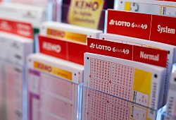 Lottoscheine in einer Lotto-Annahmestelle - Philipp von Ditfurth/dpa/dpa-tmn