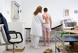 Musterung im Kreiswehrersatzamt - Friso Gentsch/dpa/dpa-tmn