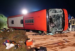 Bei einem Busunfall auf der A44 in Höhe Meerhof und Blankenrode wurden alle Insassen verletzt. - Ralph Meyer