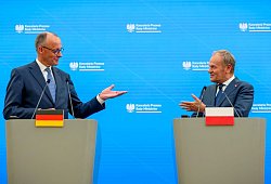 Kanzler Merz in Warschau - Michael Kappeler/dpa