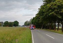 Ein Mitfahrer wurde auf der Rückbank eingeklemmt und starb. - Polizei Oelde