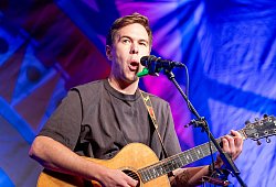 S&auml;nger Oimara - Leonie Asendorpf/dpa