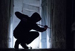 Die Einbrecher flüchteten nach ihrer Tat ohne Beute in unbekannte Richtung. - dpa