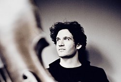 Nicolas Altstaedt gibt Meisterkonzert - Marco Borggreve