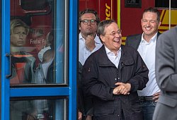 Laschet lacht bei Steinmeier-Rede - Marius Becker/dpa