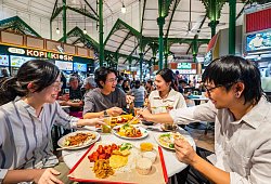 Lau Pau Sat Hawker Centre in Singapur - Singapore Tourism Board/dpa-tmn