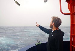 Flaschenpost umrundete Gro&szlig;teil des antarktischen Kontinents - Thomas Ronge/Alfred-Wegener-Institut /dpa