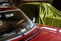 Oldtimer werden winterfest gemacht - Benjamin Nolte/dpa-tmn