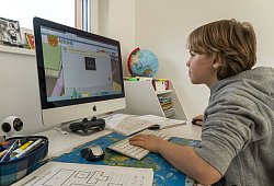 Lernen am eigenen Computer - Imago Images