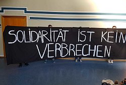 Flüchtlingshelfer - Marianne Schwarzer