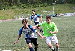 Oerlinghausens Kalaf Walid (rechts) im Zweikampf mit dem Jerxer Magnus Diekmann - Paul Cohen