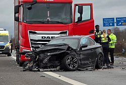 Unfall auf der Autobahn 57 - zwei Tote - Guido Schulmann/dpa