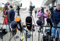 Mikrofone - Kay Nietfeld/dpa