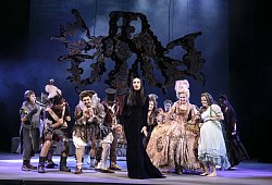 Addams-Family - Landestheater Detmold/Birgit Hupfeld