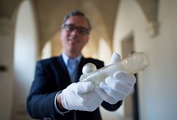 Der Glasphallus von Herford - picture alliance / dpa