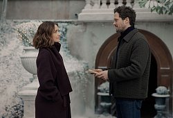 Paris-Romantik zu Weihnachten bei Netflix - Mika Cotellon/Netflix/dpa