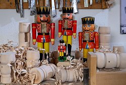 Weihnachtszauber im Erzgebirge - Hendrik Schmidt/dpa