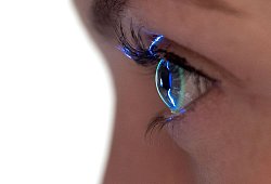 Das Auge einer Patientin beim Augenarzt - Marijan Murat/dpa/dpa-tmn