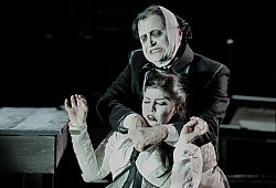Wie im Stummfilm, aber nicht stumm - A.T. Schaefer/Landestheater Detmold