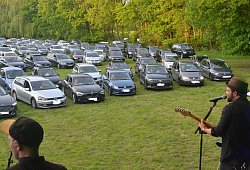 Dort wo Anfang Mai die Band "Goodbeats" im Autokino spielte, wird am 12. Juni die Abschlussfeier der Gesamtschule Delbrück stattfinden. - Dietmar Gröbing