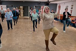 Kreis-Landfrauen beim Linedance - 1 - Annika Langhagel