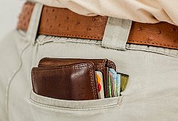 wallet-1013789 - Pixabay