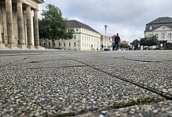 Theatervorplatz - Janet König