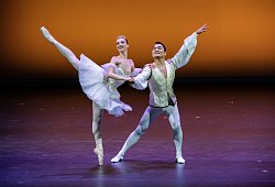280123ballettgala23 - ©Bettina StoessVeröffentlichung HonorarpflichtigBank:Bettina Stöß, Sparkasse SaarbrückenIBAN: DE57590501010218525251 -