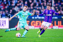 27.01.2024 - Fu&szlig;ball, 2023/2024, 1. Bundesliga, 19. Spieltag, VfL Osnabr&uuml;ck - SC Paderborn 07: (L-R) Laurin Curda (Pader - Imago Images