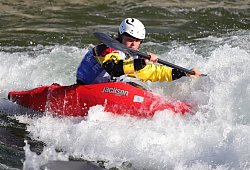 Nele Barwich stemmt sich im Pariser Olympia-Kanal gegen die Wasserwalze. Die Wiedenbrückerin wurde EM-Vierte. - Rüdiger Hauser