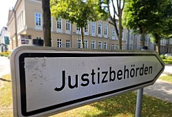 Justiz - Janet König